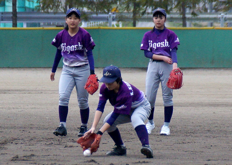 「日本一」へ第一歩 女子硬式野球部が初練習 選手ら喜び 軽快に 花巻東高｜Iwanichi Online 岩手日日新聞社