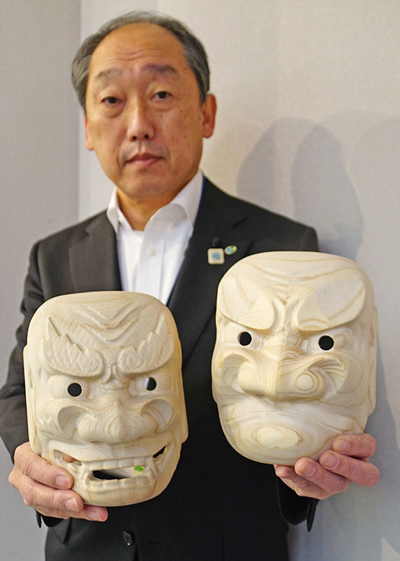 【祝】SALE 鬼剣舞　手掘り 能面 神楽面 お面 木彫工芸品 邪気を払う守り神 岩手北上 鬼剣舞 木彫りお面