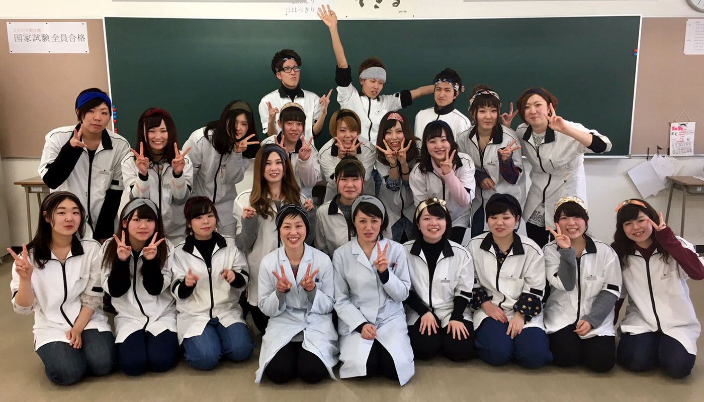 国家試験 全員合格 東北ヘアーモード学院 卒業生２１人 実践の場へ 一関 Iwanichi Online 岩手日日新聞社