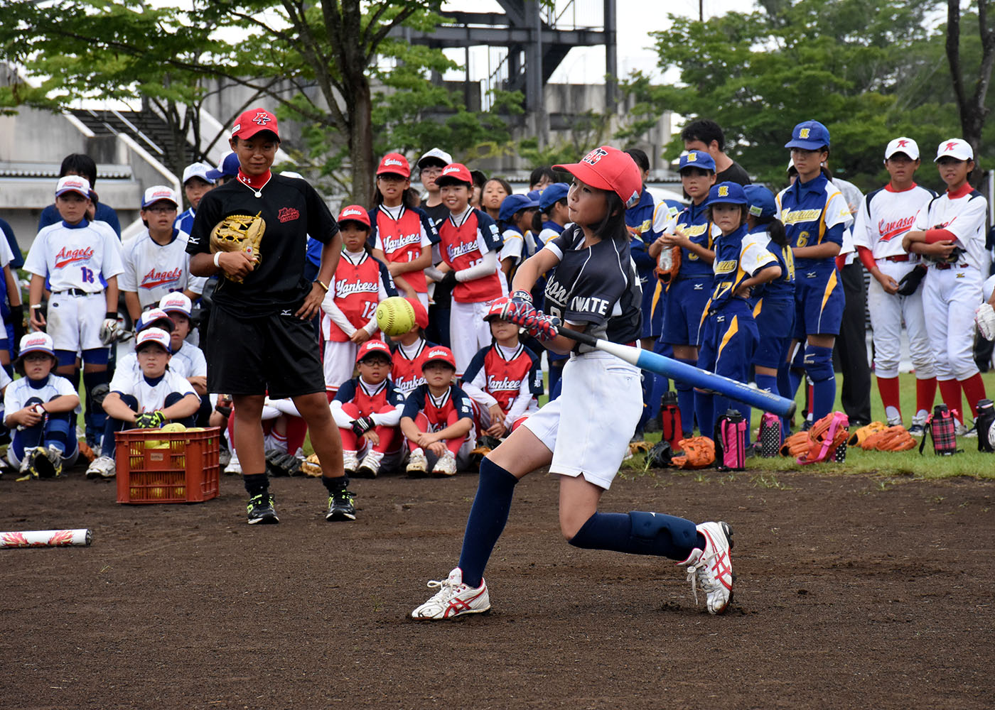 快音 選手に続け トヨタソフトボール教室 高い技術を吸収 一関 Iwanichi Online 岩手日日新聞社 快音 選手に続け トヨタソフトボール教室 高い技術を吸収 一関 Iwanichi Online 岩手日日新聞社