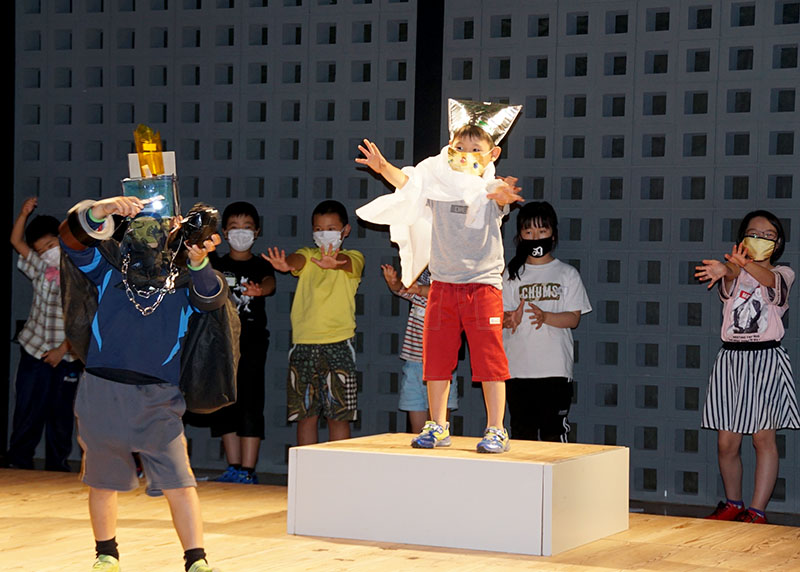 演劇の魅力体感 せりふ 衣装 児童が手作り さくらホールワークショップ 北上 Iwanichi Online 岩手日日新聞社