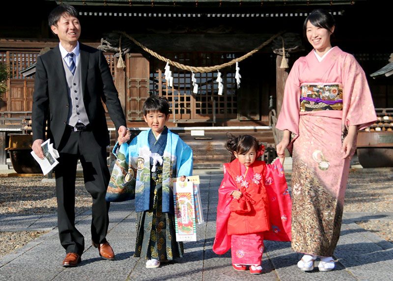 元気に育って 花巻・鳥谷崎神社 七五三参り｜Iwanichi Online 岩手日日新聞社