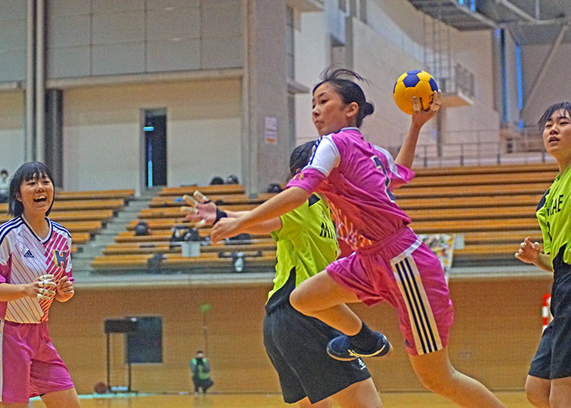 男女とも花巻ベスト４進出 県中学大崎杯ハンドボール 花巻 Iwanichi Online 岩手日日新聞社